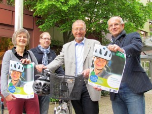 Start der Aktion "Mit dem Rad zur Arbeit! (v.l.): Regina Plaß, Hans Irmisch, Roland Schäfer und Thomas Semmelmann.