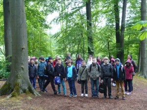 Die Klassen 5 b und 5 c  der Freiherr-vom-Stein-Realschule besuchten mit ihren Klassenlehrerinnen die Waldschule Cappenberg.