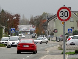 Die Anlieger woll auf der gesamtren Heinrichstraße eine Geschwindigkeitsbegrenzung auf 30 km/h.
