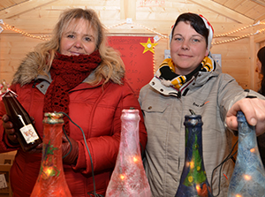 "Luca - kleiner Engel": Der Verein erfüllt Kinderwünsche - auch mit dem Verkauf in der eigenen Weihnachtsmarkthütte.