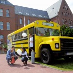 Der umgebaute gelbe Schulbus.