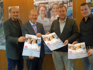 Präsentierten das Programm des Gesundheitstags 2014 (v.l.) Thomas Hartl (Stadtmarketing), Roland Schäfer, Johannes Valerius vom Katharinen-Hospital und Karsten Quabeck (Stadtmarketing).