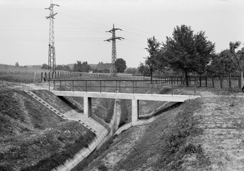 Fußgängerbrücke über dem Kuhbach im Jahr 1937. (Foto: Lippeverbanfd)