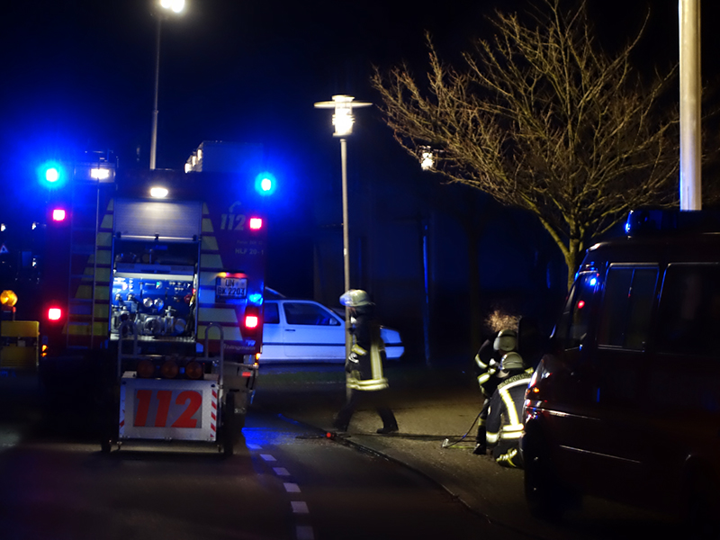 Einen Schwerverletzten forderte am Montagabend ein Zimmerbrand in einem Mehrfamilienhaus an der Ebertstraße.