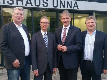 Hartmut Ganzke, Dr. Michael Dannebom(WfG Kreis Unna), Landrat Michael Makiolla und Rüdiger Weiß