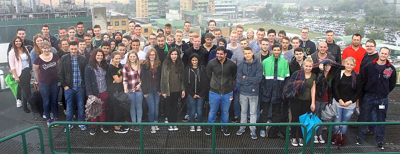 Mehr als 60 junge Menschen sind bei Bayer in das Berufsleben gestartet – allein 20 von ihnen kommen aus Bergkamen.