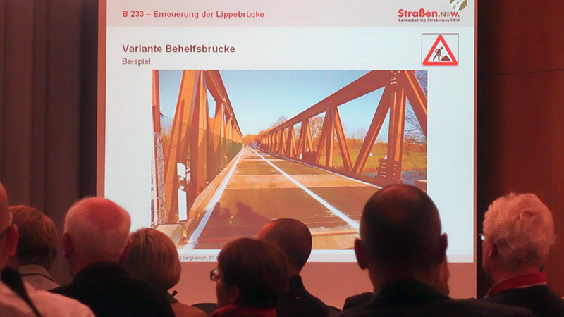 Straßen NRW stellte am Dienstagabend eine Behelfsbrücke im Foto vor, wie sie während der Bauphase für den Brückenneubau über die Lippe errichtet werden kann.