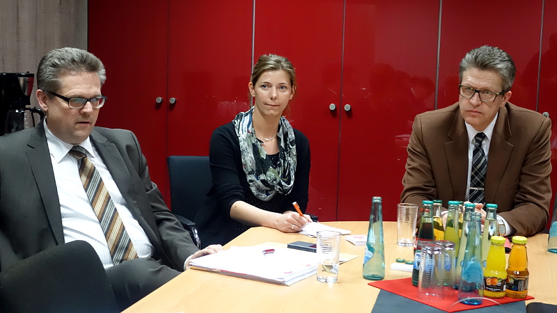 Gemeinsame Pressekonferen der Bergkamener und Kamener SPD-Fraktion (v.l.): Michael Krause, Julia Rehers (Fraktionsgeschäftsführerin Bergkamen) und Bernd Schäfer.