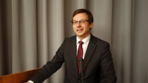 Holger Lachmann bei seiner "Jungfernrede" zur Einbringung seines ersten Haushaltsentwurfs in den Bergkamener Stadtrat