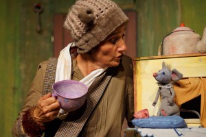 Das Theater Wilde Hummel aus Bochum zeigt "Mausekuss für Bär"