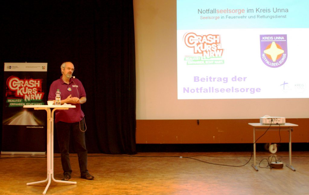 Willi Wohlfeil in Aktion  beim "Crash Kurs NRW" (Foto: Ute Hellmann, Pressestelle Kreispolizeibehörde Unna) 