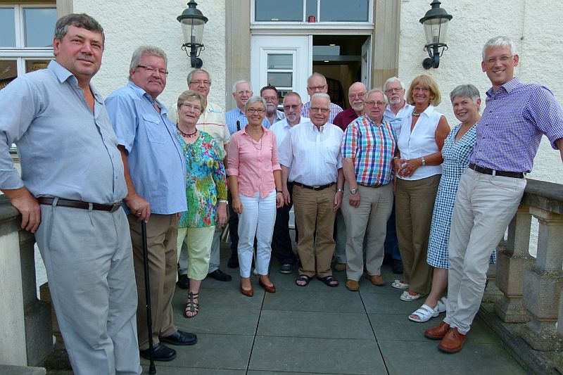 Zur 60. Sitzung traf sich die Kreisseniorenkonferenz mit Sozialdezernent Torsten Göpfert (rechts) auf Haus Opherdicke. Foto: Michael Kanand  