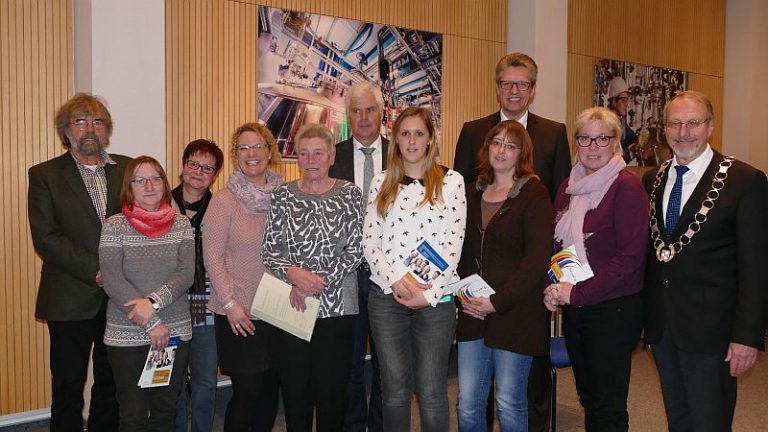 Bürgermeister engagierte Bergkamener mit der Silbermedaille